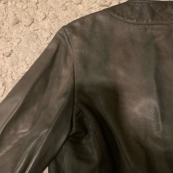 MaxMara Vintage Green Women’s Genuine Leather Jacket made in Italy (US SZ 12) - Picture 8 of 16